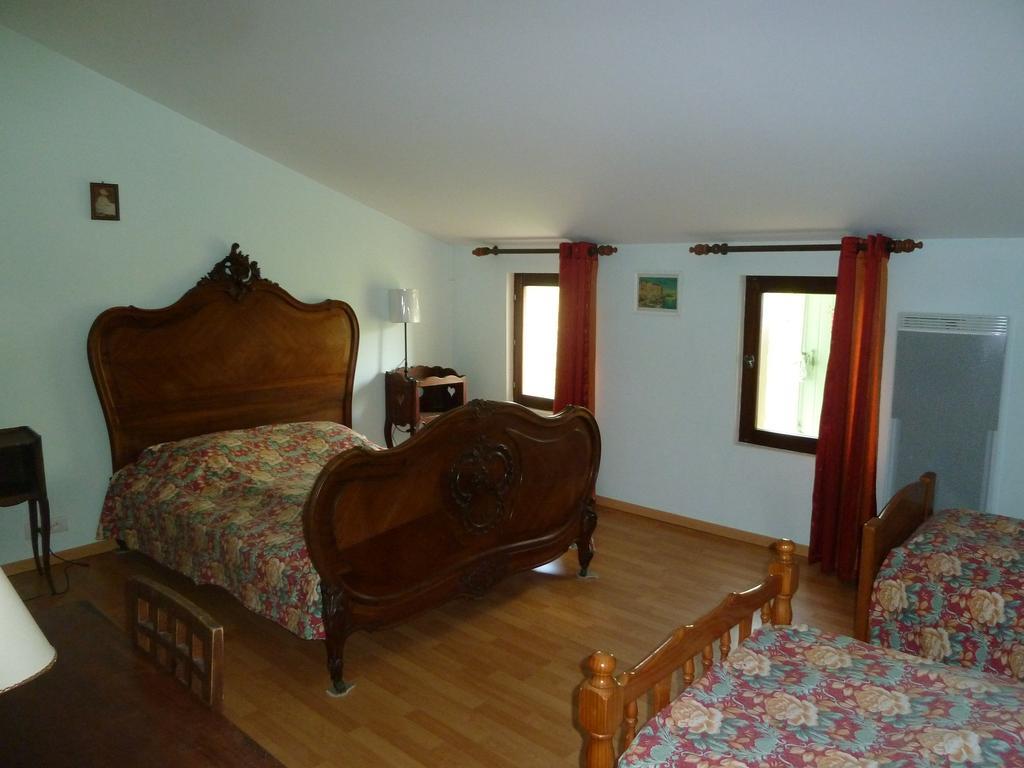 Le Val Leron Bed & Breakfast Valaurie Exterior photo
