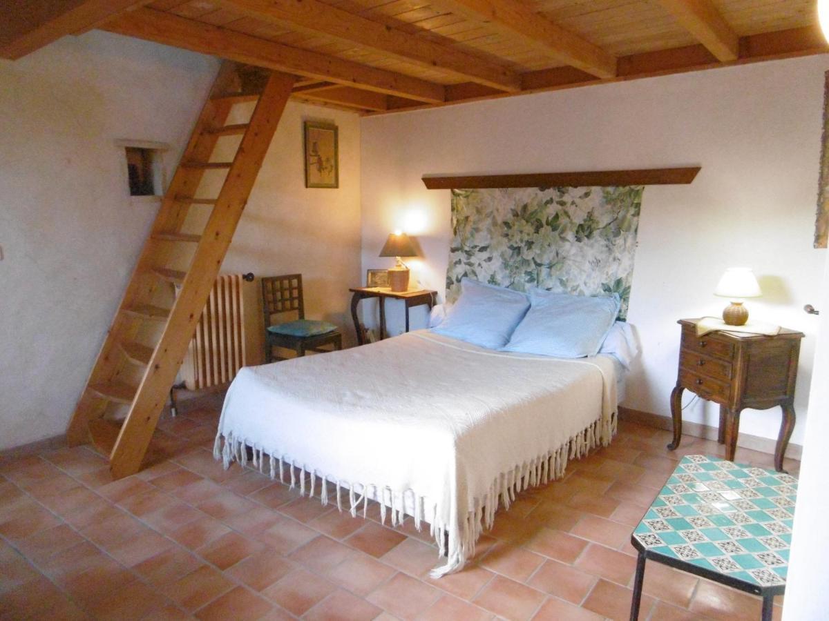 Le Val Leron Bed & Breakfast Valaurie Exterior photo