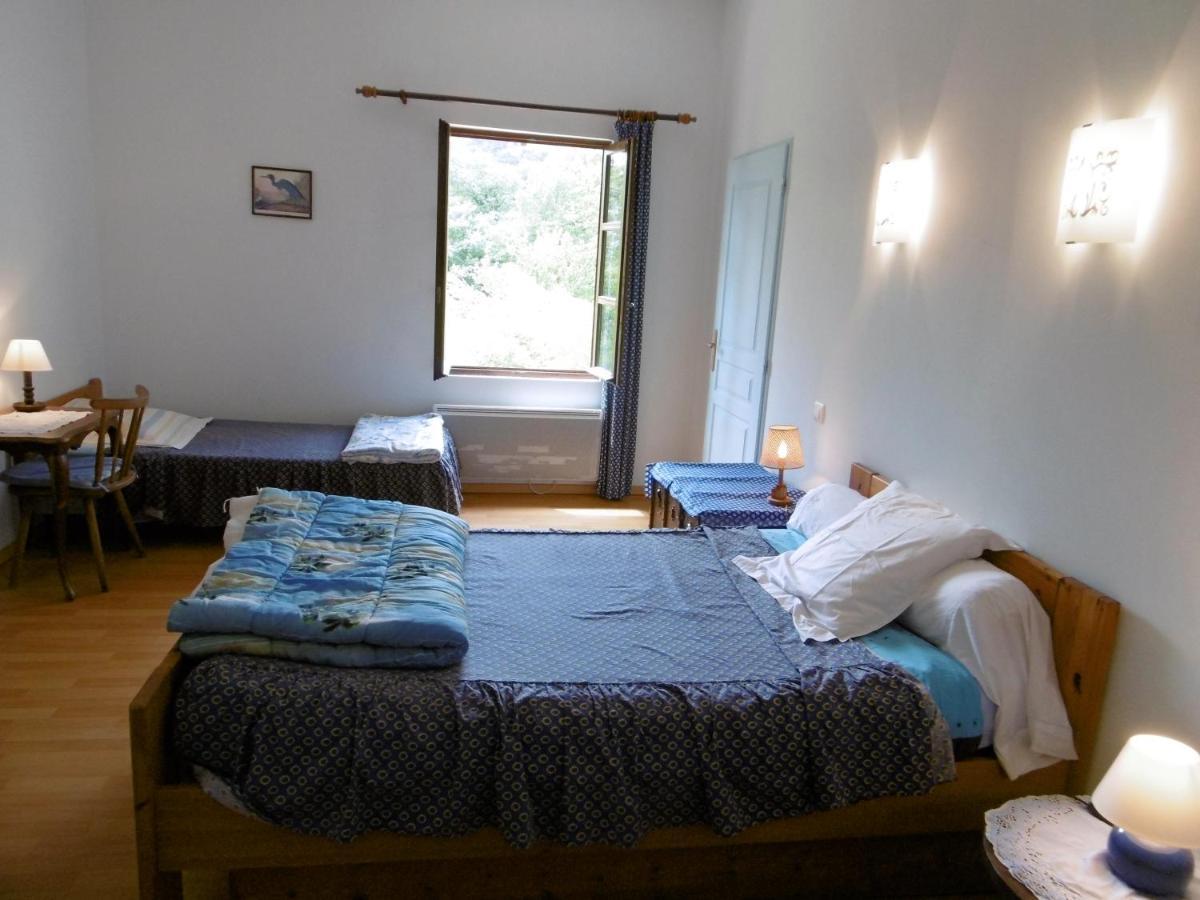 Le Val Leron Bed & Breakfast Valaurie Exterior photo