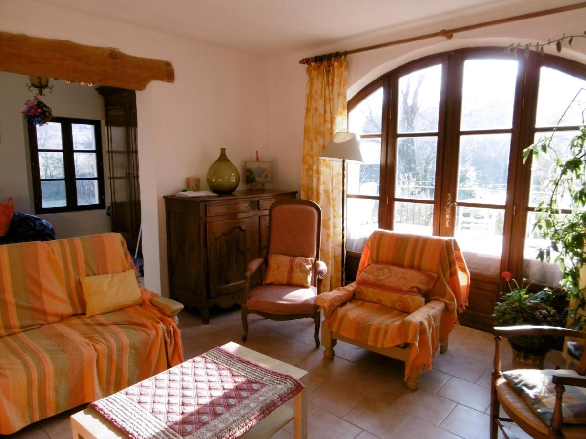 Le Val Leron Bed & Breakfast Valaurie Exterior photo